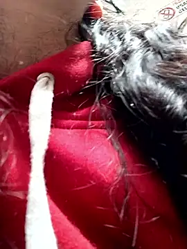 LunaDamasco online show from April 9, 7:09 pm