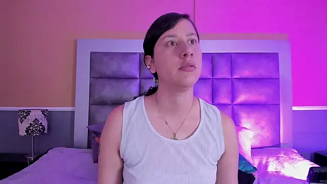 LunaDamasco online show from March 24, 7:03 pm