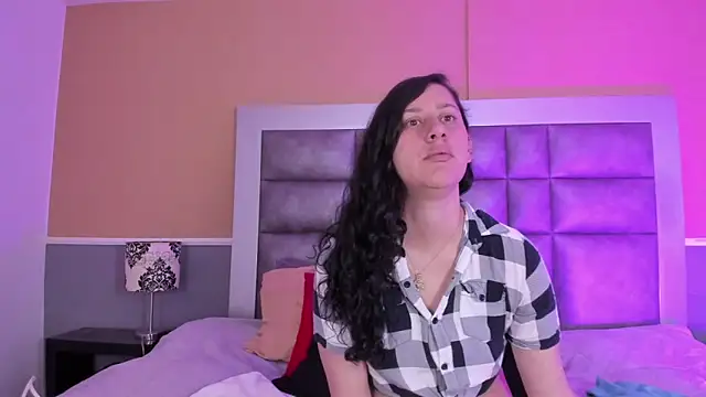 LunaDamasco online show from March 26, 7:12 pm