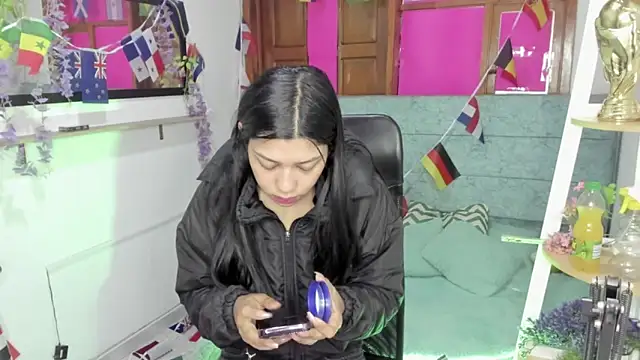 Snapshot of Aysha_winxs chatting on June 19, 3:23 am Aysha winxs online show from June 19, 3:23 am