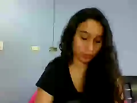 Snapshot of scarlettscottx_ chatting on April 25, 8:06 pm scarlettscottx online show from April 25, 8:06 pm