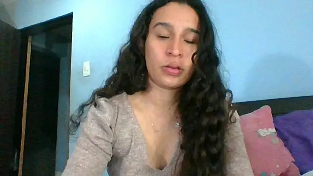 scarlettscottx  online show from July 6, 1:56 am
