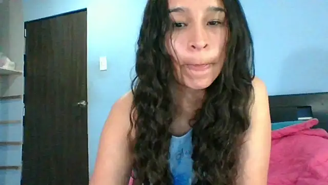 scarlettscottx  online show from June 12, 2:42 am