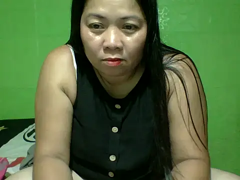 Snapshot of sweetanne19 chatting on May 7, 2:31 pm sweetanne19 online show from May 7, 2:31 pm