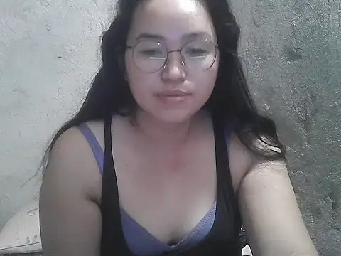 wildchinita00 online show from April 12, 10:13 pm