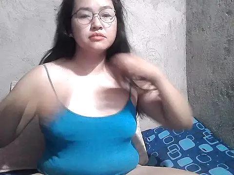 wildchinita00 online show from May 17, 9:26 pm