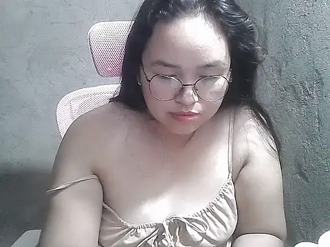 wildchinita00 online show from June 10, 12:23 am