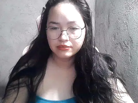 wildchinita00 online show from June 20, 8:14 pm
