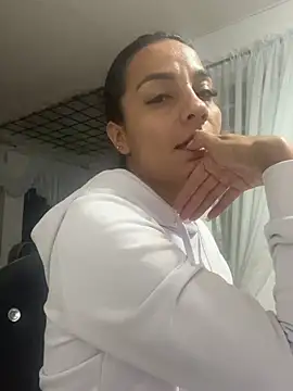 yesica2507 online show from April 2, 12:18 am