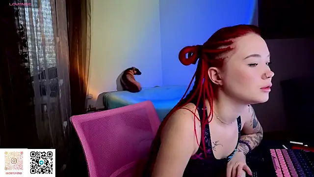 WendyCandy18 online show from April 15, 3:56 am