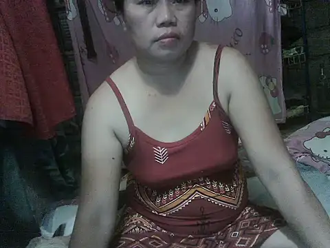 lovelypinay00 online show from May 13, 5:47 am