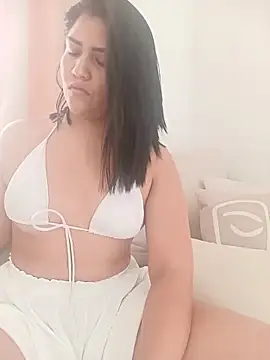 EmiliaVincenzo online show from March 1, 1:22 pm