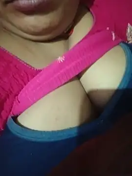Snapshot of Karishma_bhabi99A chatting on July 14, 12:10 am Karishma bhabi99A online show from July 14, 12:10 am