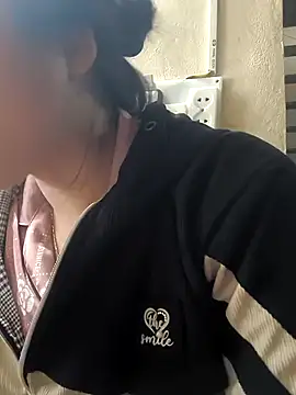 MayEva ly online show from February 19, 7:49 am