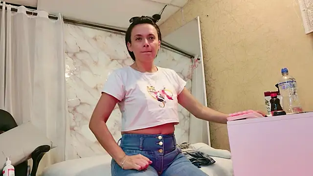 QueenSallyDesire online show from April 16, 3:29 am