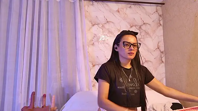 QueenSallyDesire online show from March 4, 3:58 am