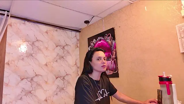 QueenSallyDesire online show from April 23, 3:02 am