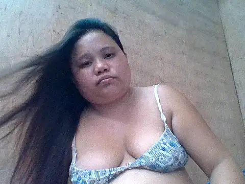 sweetlyn31 online show from April 9, 2:13 am