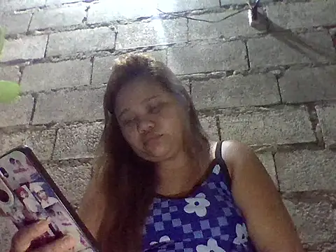 Snapshot of sweetlyn31 chatting on August 1, 9:46 pm sweetlyn31 online show from August 1, 9:46 pm