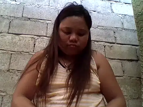 sweetlyn31 online show from May 13, 11:45 pm