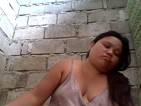 sweetlyn31 online show from May 5, 2:25 am