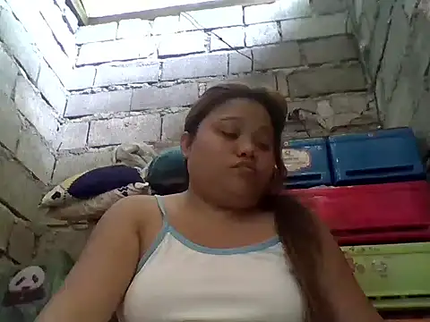Snapshot of sweetlyn31 chatting on July 31, 2:55 am sweetlyn31 online show from July 31, 2:55 am