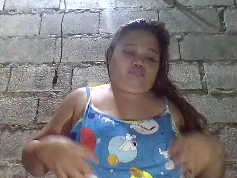 Snapshot of sweetlyn31 chatting on August 3, 9:04 am sweetlyn31 online show from August 3, 9:04 am