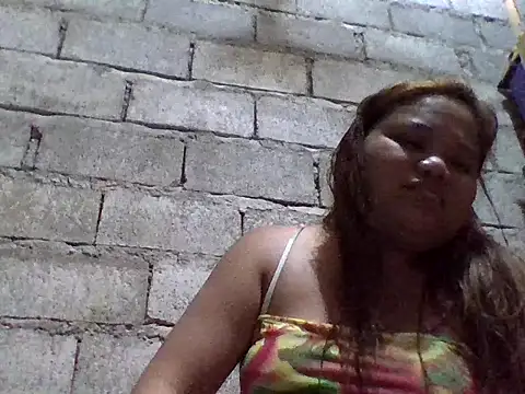 Snapshot of sweetlyn31 chatting on July 1, 1:50 am sweetlyn31 online show from July 1, 1:50 am