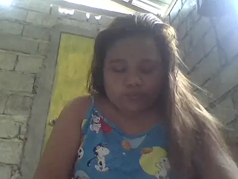 Snapshot of sweetlyn31 chatting on July 15, 5:47 am sweetlyn31 online show from July 15, 5:47 am