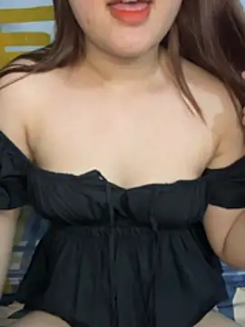 Snapshot of -Tanu- chatting on February 19, 10:12 am -Tanu- online show from February 19, 10:12 am