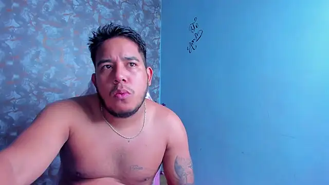 Snapshot of edgarsexxx chatting on March 1, 7:08 am edgarsexxx online show from March 1, 7:08 am