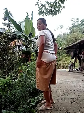 chubby0011 online show from April 6, 11:17 pm