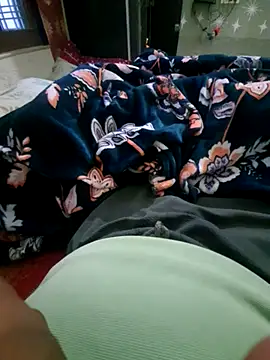 Snapshot of iambesting chatting on February 21, 12:29 pm iambesting online show from February 21, 12:29 pm