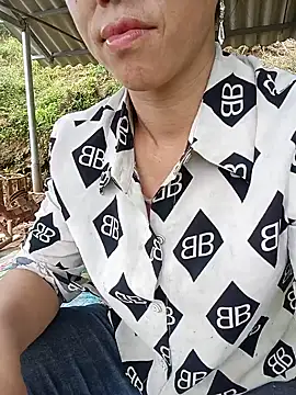 jangcute11 online show from July 12, 2:23 am