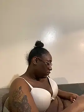 Sinfulwaterfalls online show from April 22, 10:49 pm
