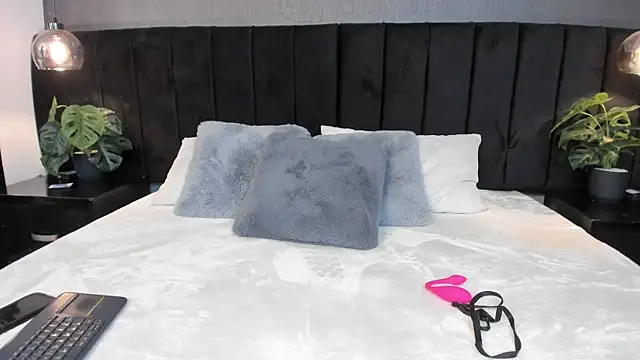 Snapshot of Bianca_Monroe_ chatting on July 13, 7:24 pm Bianca Monroe online show from July 13, 7:24 pm