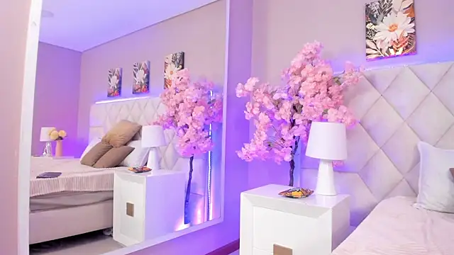 Bianca Monroe  online show from April 7, 8:10 pm