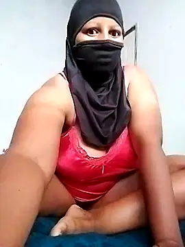 Snapshot of EbonyTn chatting on February 27, 5:51 am EbonyTn online show from February 27, 5:51 am