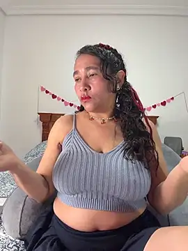 CrystalIvy online show from April 3, 12:28 am