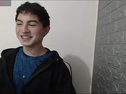 crissfer1 online show from February 25, 8:19 pm