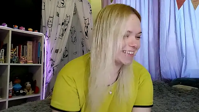 Snapshot of Karengilgun chatting on February 25, 3:01 pm Karengilgun online show from February 25, 3:01 pm