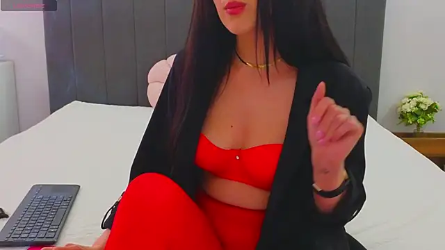 LauraDelightX online show from March 28, 8:10 pm