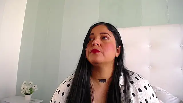 Jessicabloom online show from February 27, 12:49 pm