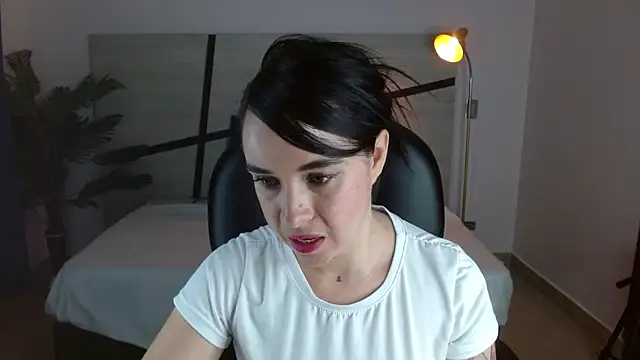 Snapshot of Anne_blake chatting on April 28, 12:09 pm Anne blake online show from April 28, 12:09 pm