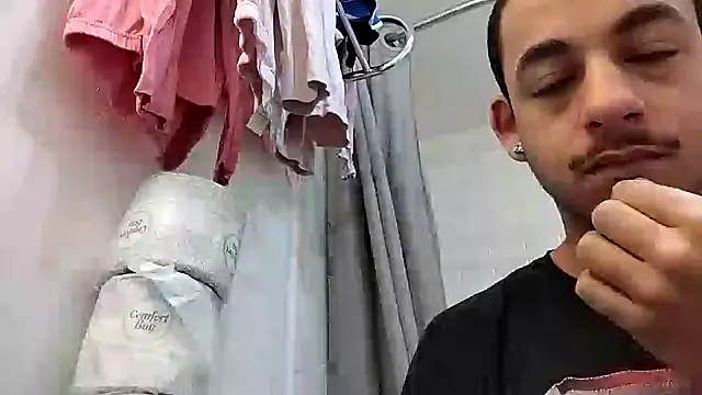 momo0208 online show from February 21, 2:08 pm