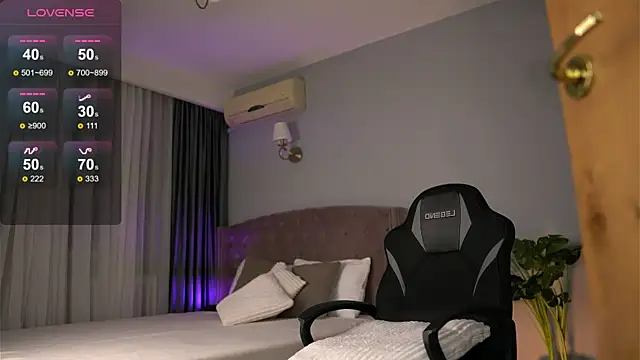 Playful Issa online show from May 30, 1:12 am
