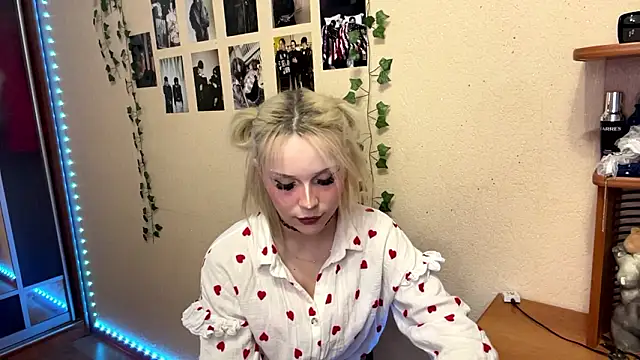 MysticKris online show from March 15, 6:37 pm