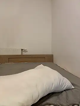  MillaCruz online show from March 20, 7:37 pm