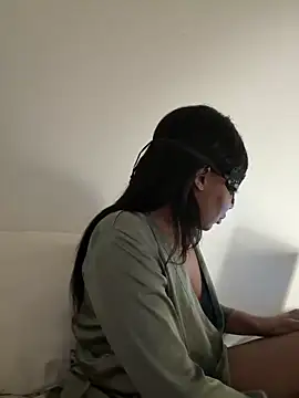  MillaCruz online show from February 24, 8:21 pm