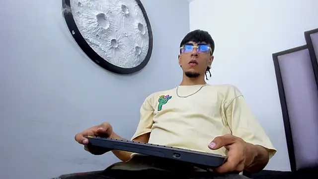 Endrick-23 online show from April 12, 3:43 am